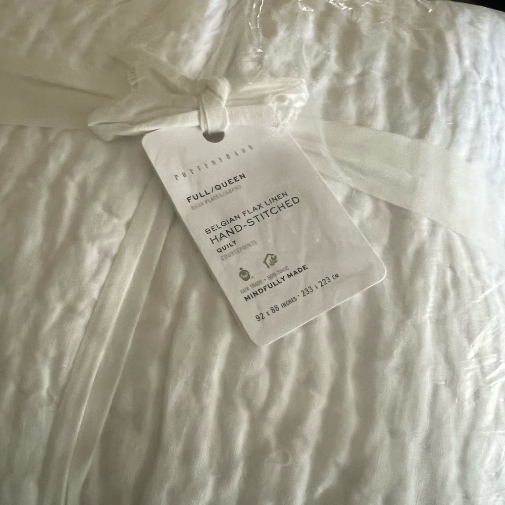 NWT full/queen pottery barn white bed spread (see dimensions)FREE SHIPPING